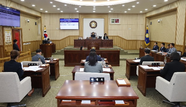 제215회 임시회 개회