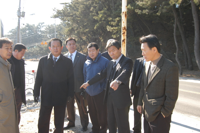 제71회 정례회 현장확인-주전몽돌해변 간이화장실 설치(2005-12-19)