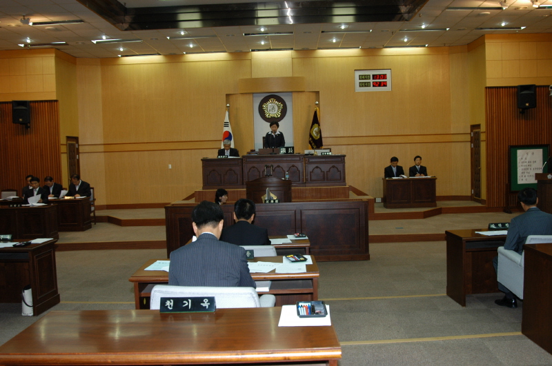 제76회 울산광역시 동구의회 임시회-본회의장(2006-07-18)