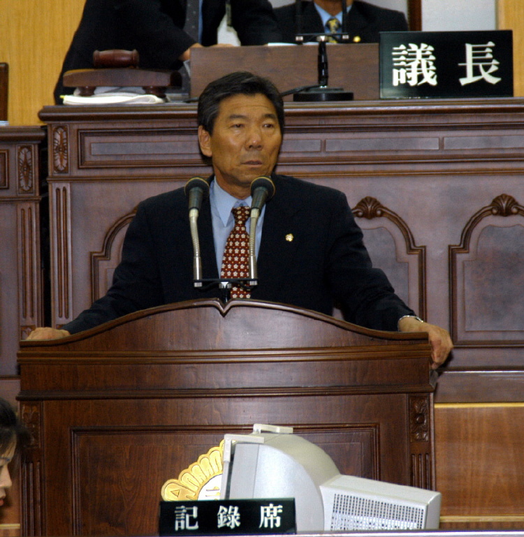 제60회임시회 김정웅의원 의장 당선인사-의사당(2004.6.30)