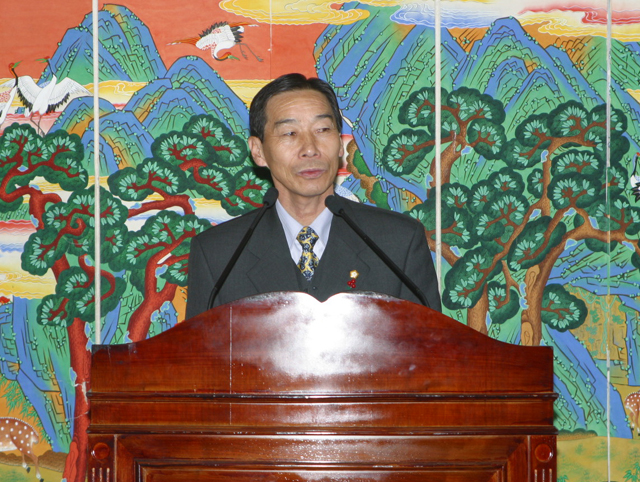 신년인사회 김홍의장인사말(2004-01-07)