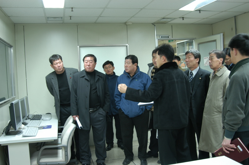 제71회 정례회 현장확인-전산실 칸막이공사 및 UPS이전(2005-12-19)