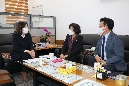 유봉선 의원, 서울시 의원과 환담 